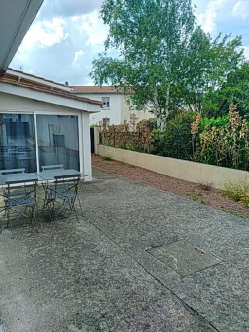 Maison Agreable Avec Stationnement Privatif Angoulême Buitenkant foto